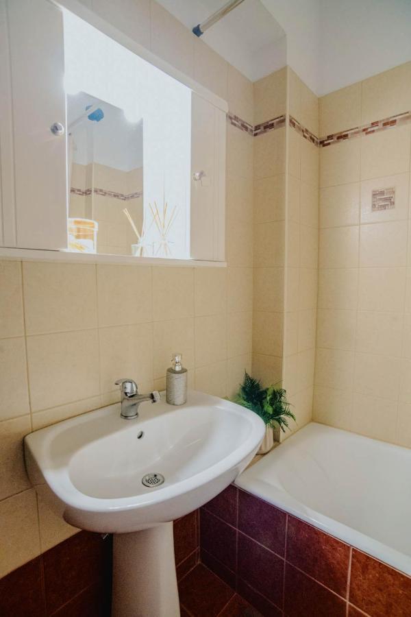 Sunny Days Apartment อเล็กซานโดรโพลิส ภายนอก รูปภาพ