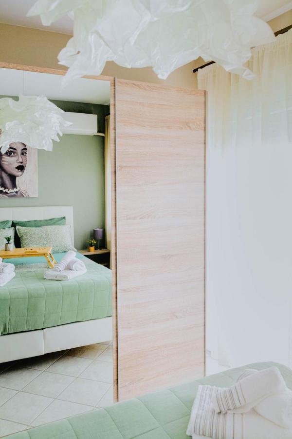 Sunny Days Apartment อเล็กซานโดรโพลิส ภายนอก รูปภาพ